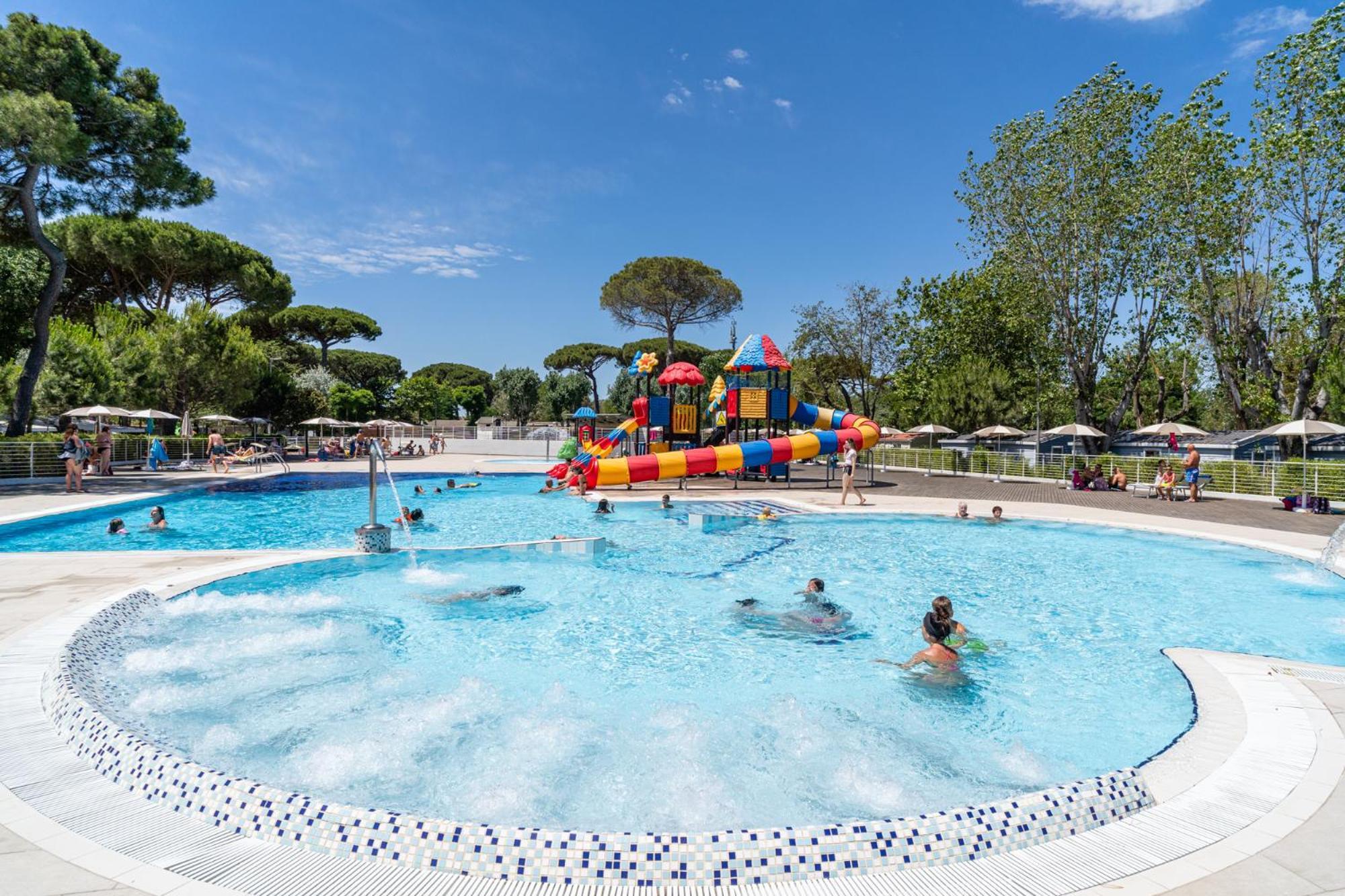 Club Del Sole Marina Family Resort Punta Marina Exterior photo